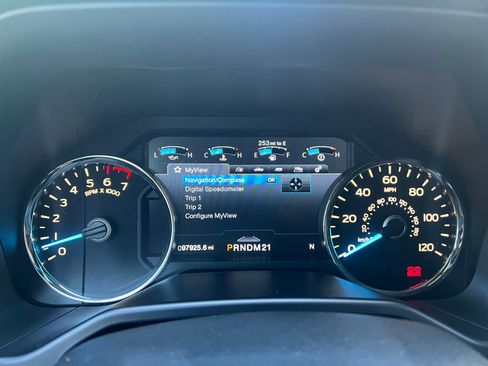 Used 2016 Ford F150 Platinum image 12