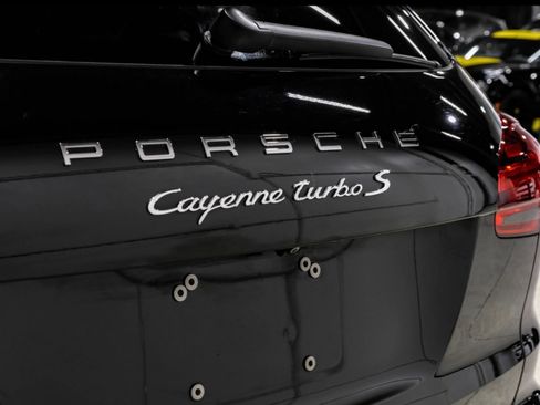 Used 2016 Porsche Cayenne Turbo S AWD/4WD image 10