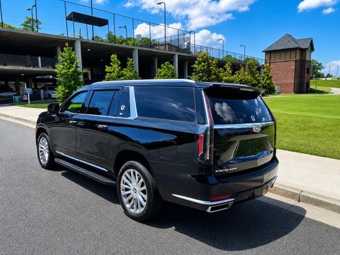 Used 2023 Cadillac Escalade ESV Premium Luxury AWD/4WD image 15