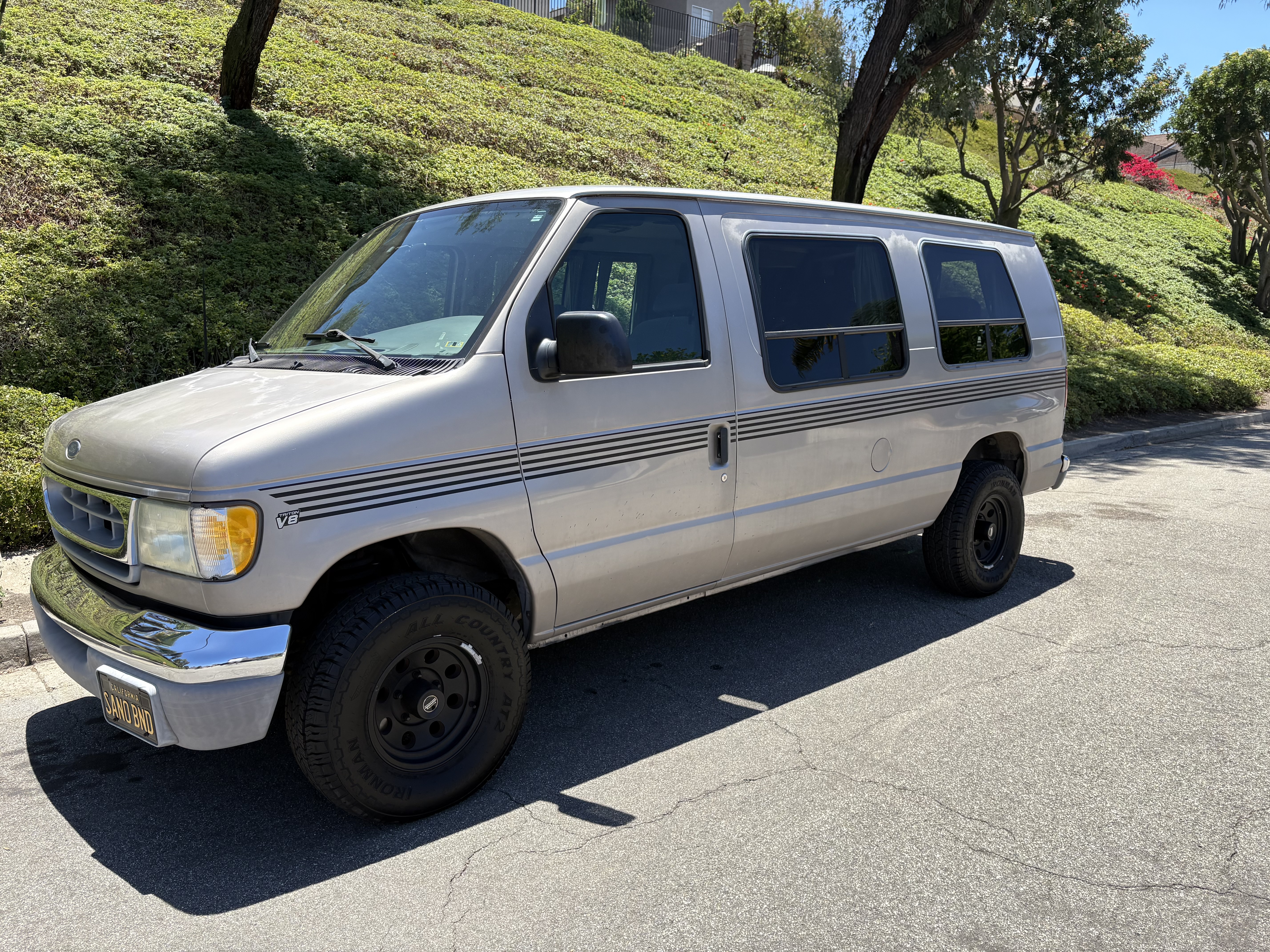 Used 2002 Ford E-150 and Econoline 150 RWD image 4