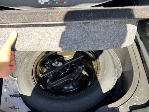 Used 2016 Jeep Cherokee Latitude w/ Comfort & Convenience Group image 15