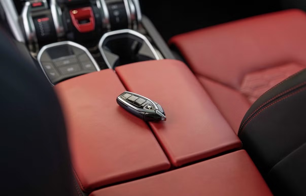 Used 2021 Lamborghini Urus AWD/4WD image 15