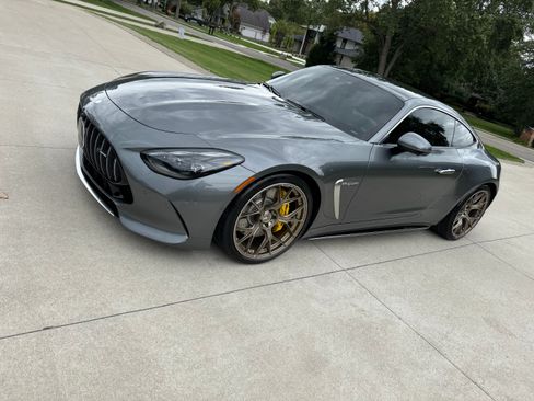 Used 2025 Mercedes-Benz AMG GT 63 image 2