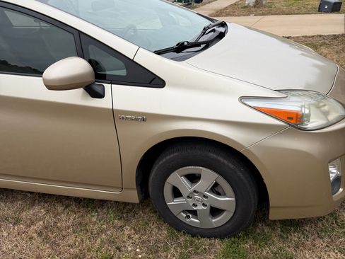 Used 2011 Toyota Prius Five image 4