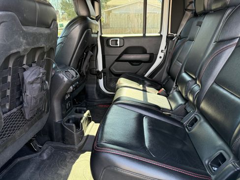 Used 2020 Jeep Gladiator Rubicon image 16