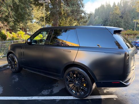 Used 2024 Land Rover Range Rover Autobiography image 8