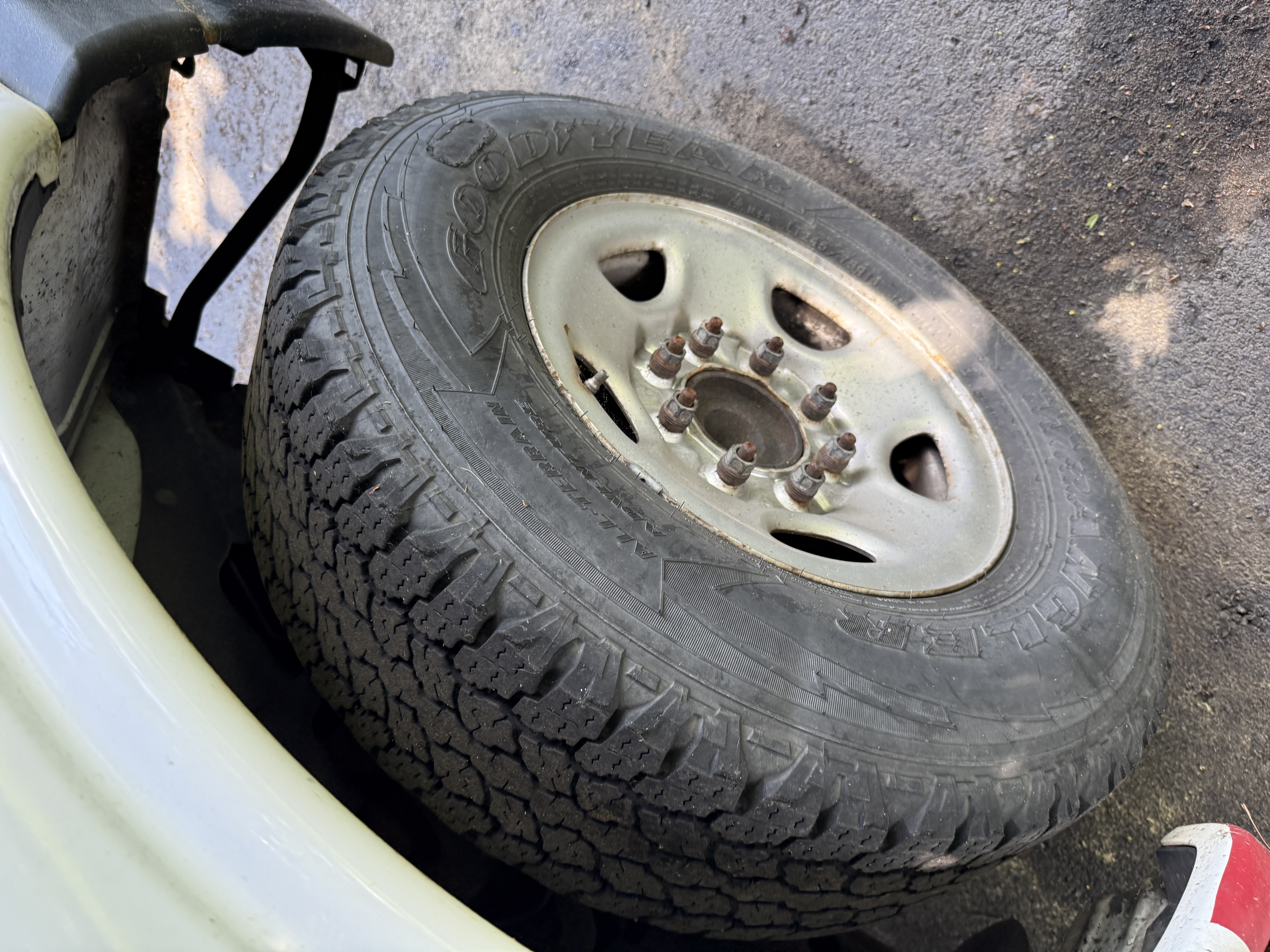 Used 2010 Chevrolet Express 2500 RWD image 15