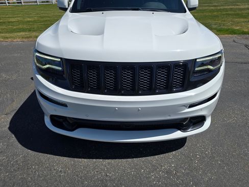 Used 2015 Jeep Grand Cherokee SRT w/ Luxury Group II AWD/4WD image 4