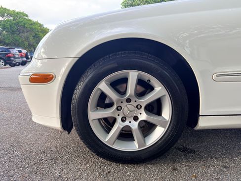 Used 2005 Mercedes-Benz C 240 Wagon w/ Sunroof Pkg image 11