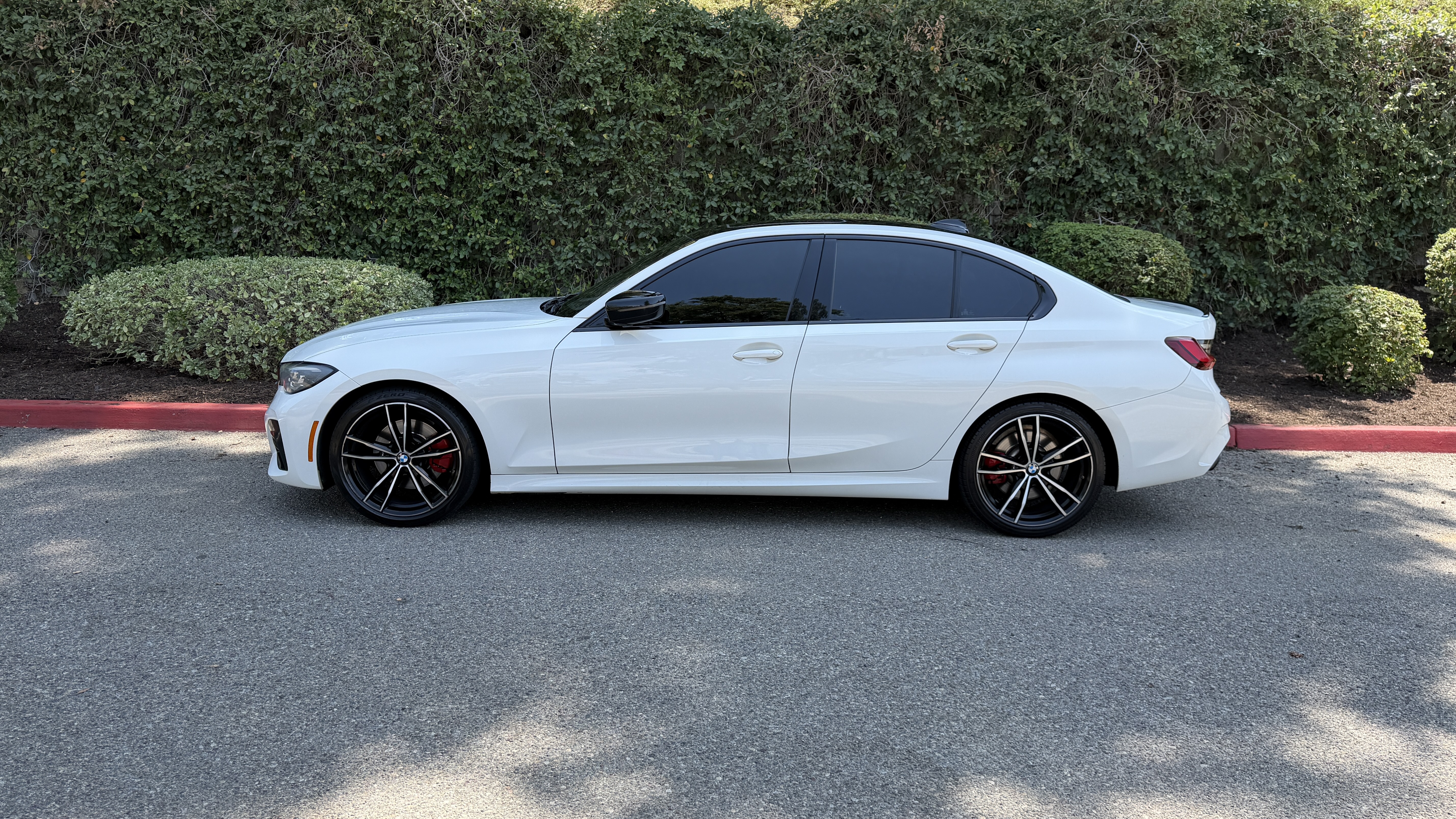 Used 2022 BMW 330i Sedan w/ M Sport Package RWD image 8