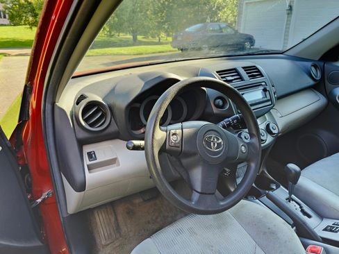 Used 2012 Toyota RAV4 4WD image 16