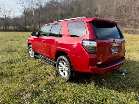 Used 2022 Toyota 4Runner SR5 image 9