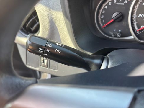 Used 2017 Toyota Yaris L image 14