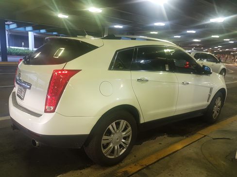 Used 2011 Cadillac SRX Luxury image 10