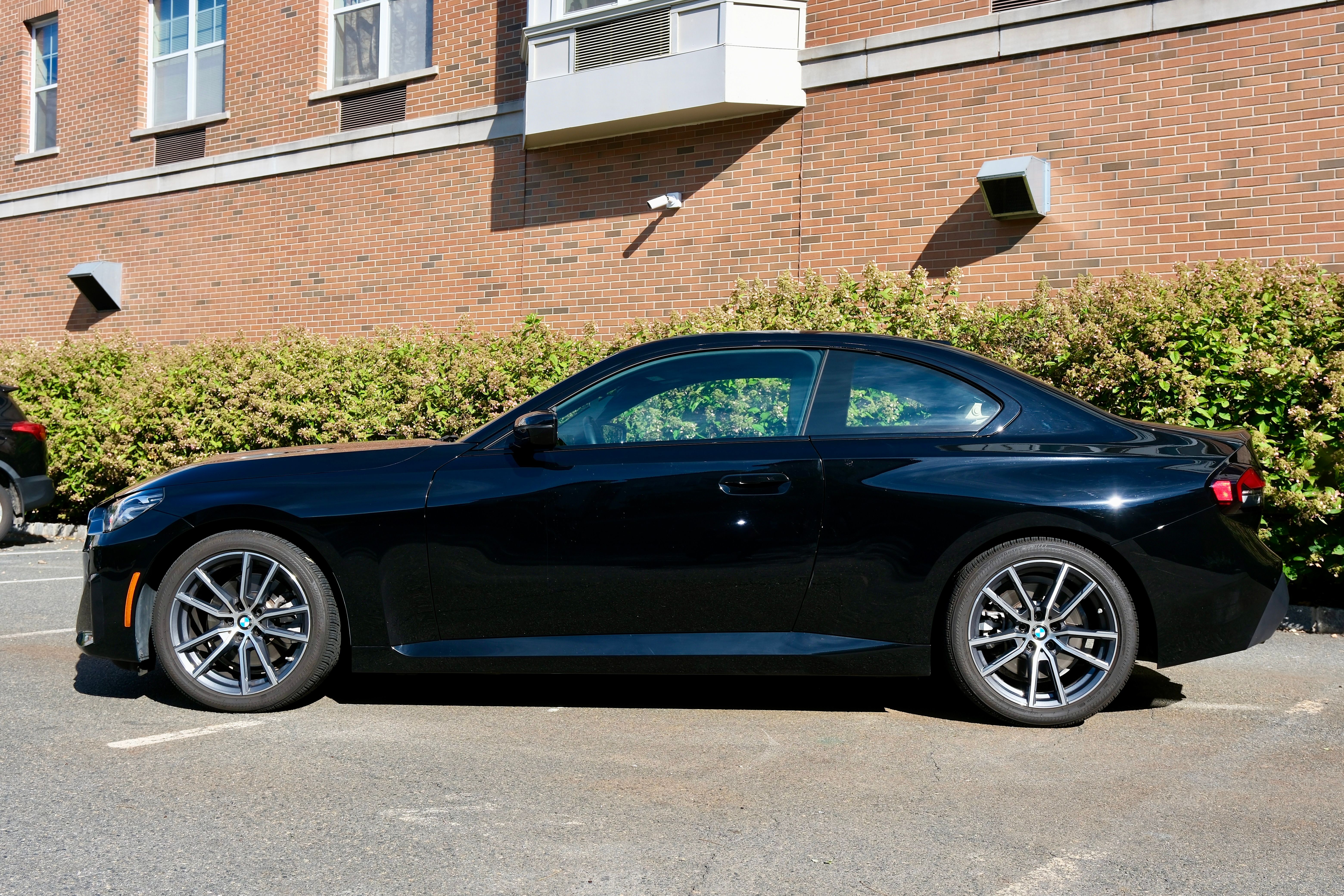 Used 2023 BMW 230i Coupe w/ Premium Package RWD image 1