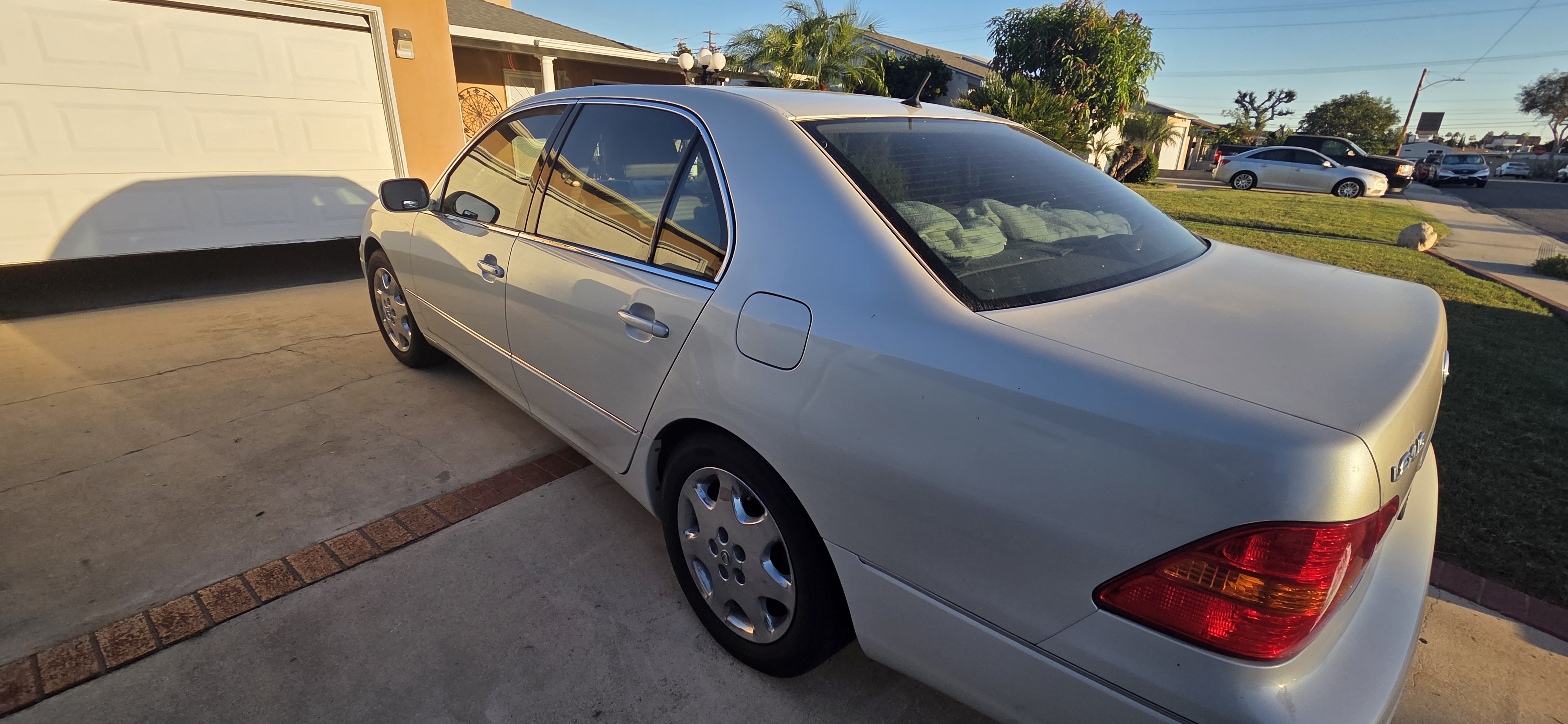 Used 2003 Lexus LS 430 RWD image 4
