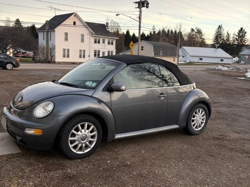 Used 2004 Volkswagen Beetle GLS image 1