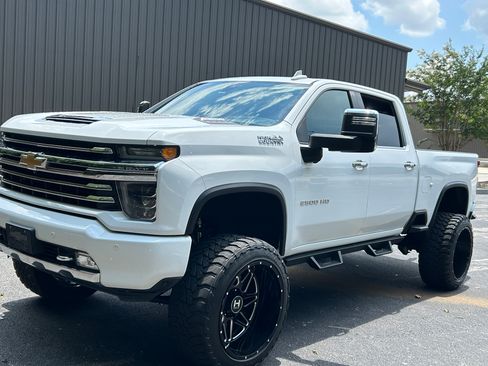 Used 2020 Chevrolet Silverado 2500 High Country w/ Z71 Off-Road Package AWD/4WD image 1