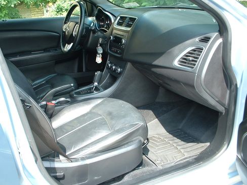 Used 2013 Dodge Avenger SXT w/ Rallye Appearance Group image 16