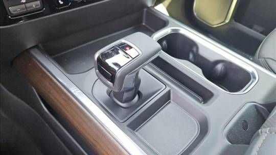 Used 2024 Chevrolet Silverado 1500 High Country w/ High Country Premium Package AWD/4WD image 16