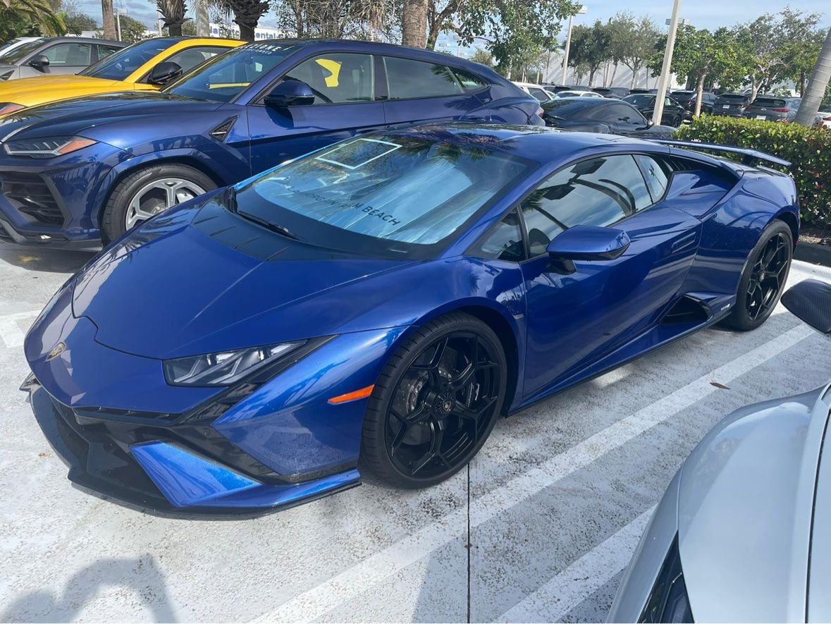 Used 2023 Lamborghini Huracan Tecnica RWD image 2