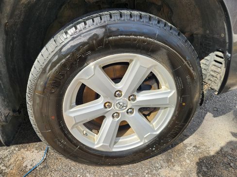 Used 2010 Toyota Highlander 4WD image 5