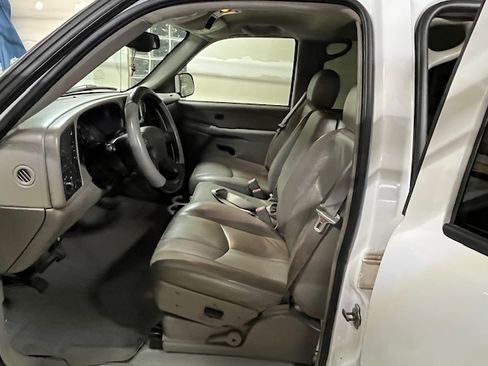 Used 2004 GMC Sierra 2500 SLE w/ Heavy-Duty Power Package image 10