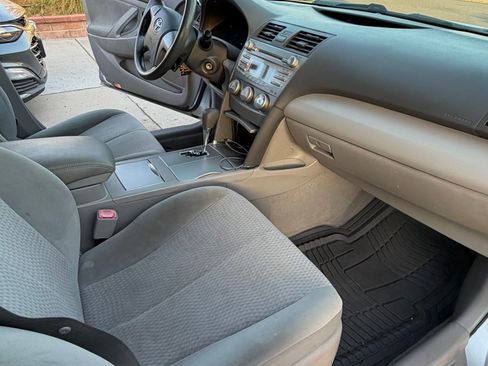 Used 2011 Toyota Camry LE FWD image 16