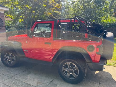 Used 2018 Jeep Wrangler Sport AWD/4WD image 22