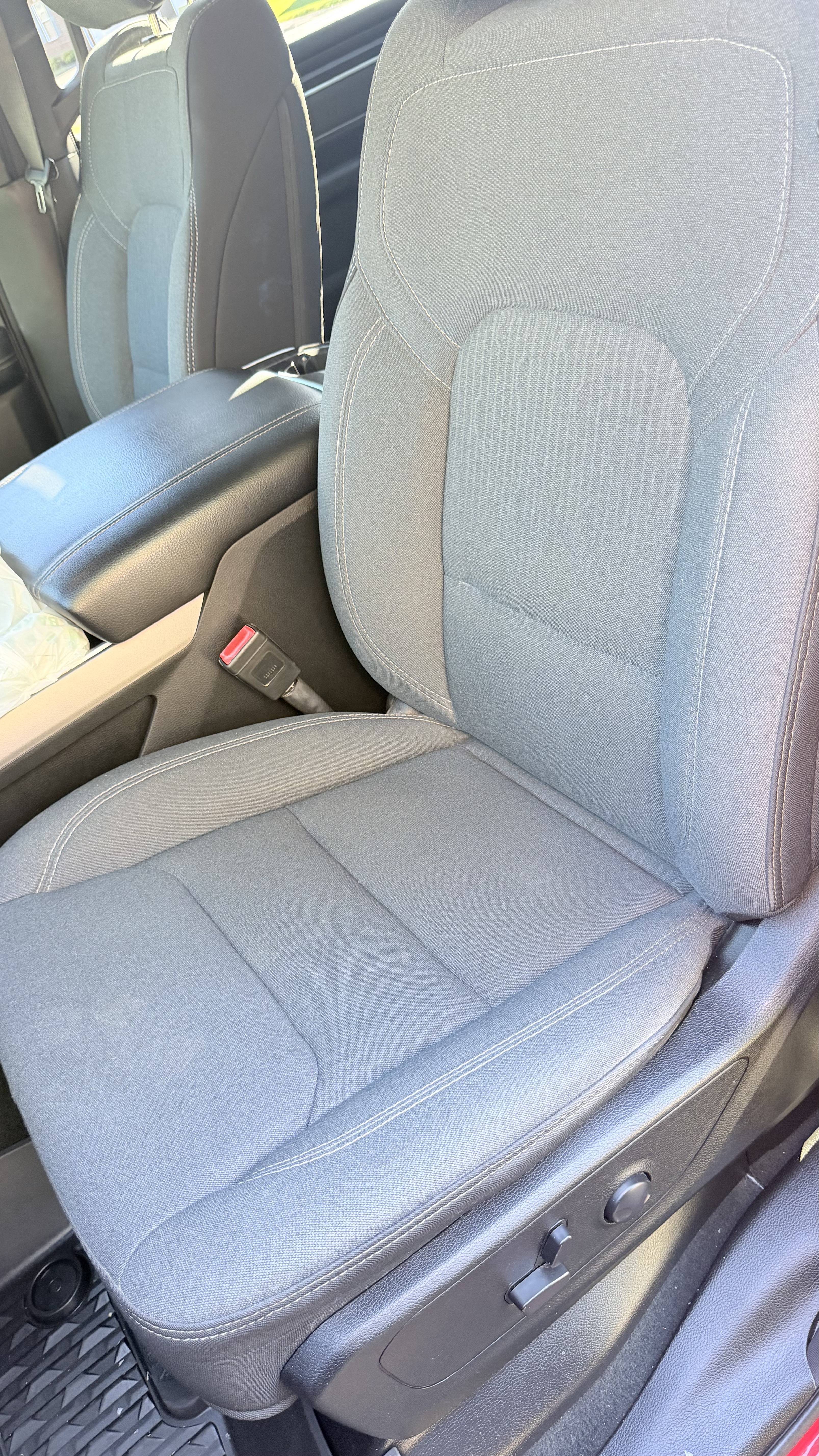 Used 2022 RAM 1500 Big Horn AWD/4WD image 14