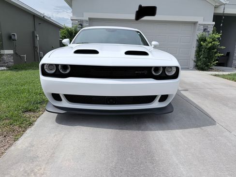 Used 2023 Dodge Challenger SRT Hellcat RWD image 4