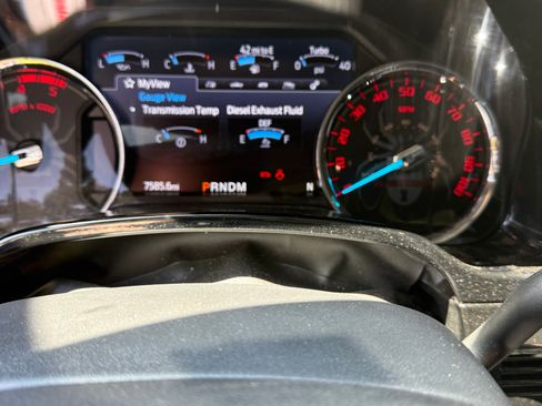 Used 2021 Ford F250 Lariat image 2