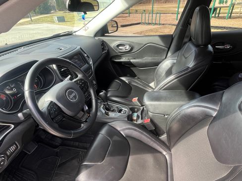 Used 2019 Jeep Cherokee Latitude Plus image 6