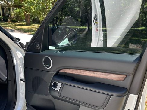 Used 2020 Land Rover Discovery HSE Luxury image 27