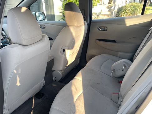 Used 2012 Nissan Leaf SL w/ Eco Design Pkg image 12