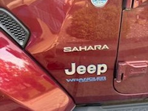 Used 2021 Jeep Wrangler Unlimited Sahara w/ Cold Weather Group image 9