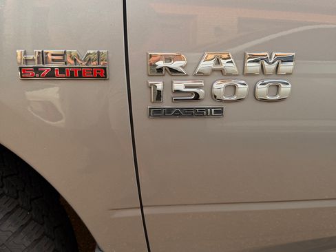 Used 2019 RAM 1500 Classic SLT RWD image 13