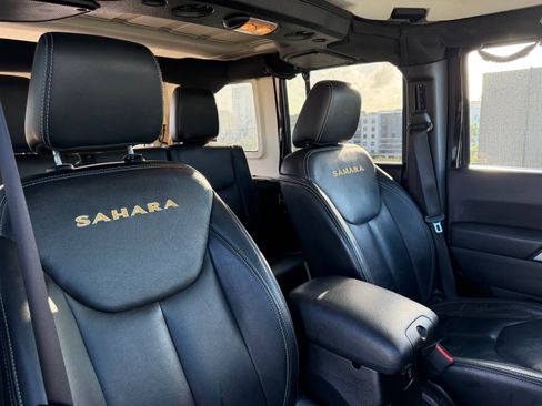 Used 2015 Jeep Wrangler Unlimited Sahara w/ Dual Top Group image 8