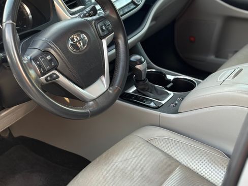 Used 2015 Toyota Highlander Limited image 6