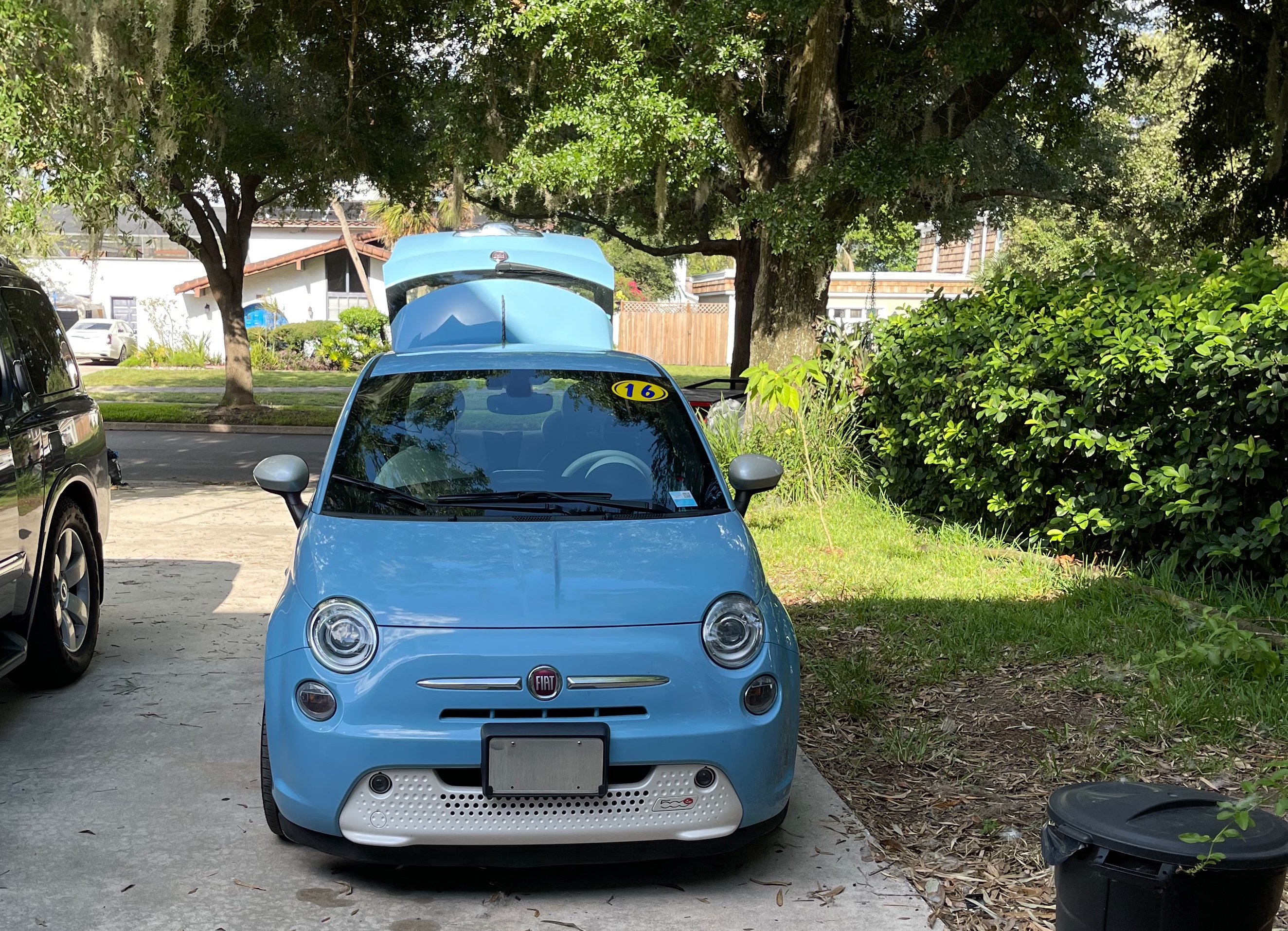 Used 2016 FIAT 500 e FWD image 1