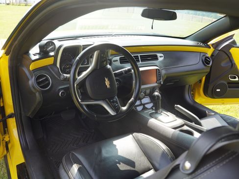 Used 2013 Chevrolet Camaro SS RWD image 14