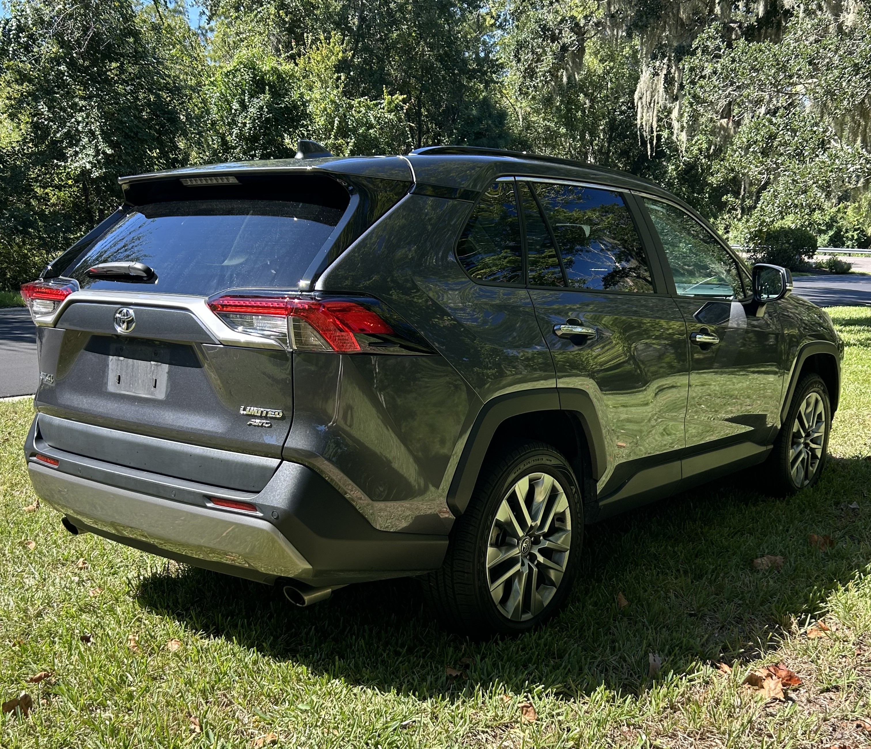 Used 2023 Toyota RAV4 Limited AWD/4WD image 6