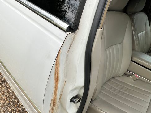 Used 2007 Lincoln Town Car Signature image 9