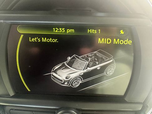 Used 2016 MINI Cooper Convertible image 23