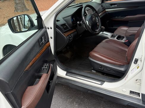 Used 2013 Subaru Outback 3.6R Limited w/ Special Appearance Pkg image 17