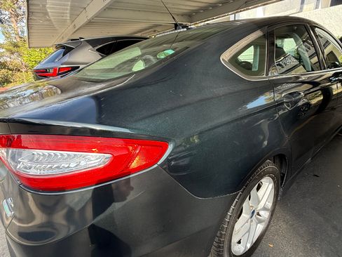 Used 2014 Ford Fusion SE FWD image 2