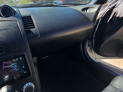 Used 2006 Nissan 350Z Enthusiast w/ (N93) Cargo Convenience Pkg image 22