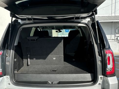 Used 2017 GMC Yukon SLE image 12