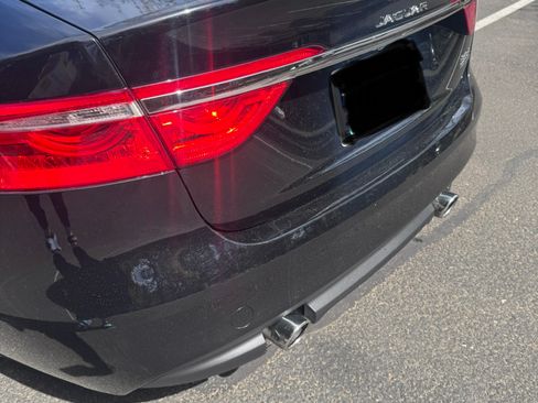 Used 2017 Jaguar XF Premium image 10