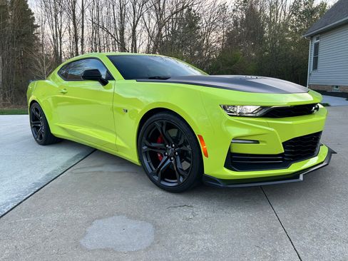 Used 2021 Chevrolet Camaro SS image 8